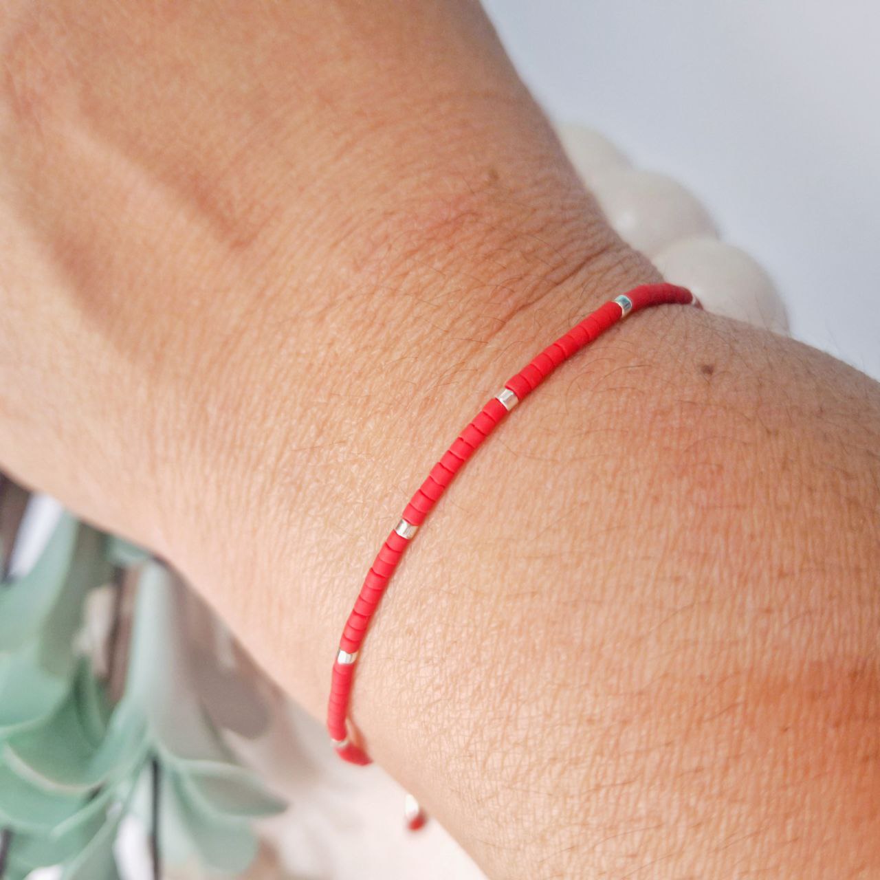 Pulsera Hilo Rojo con mostacillas - Imagen 3